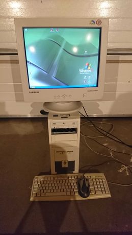 Komputer stacjonarny, monitor 19, Windows