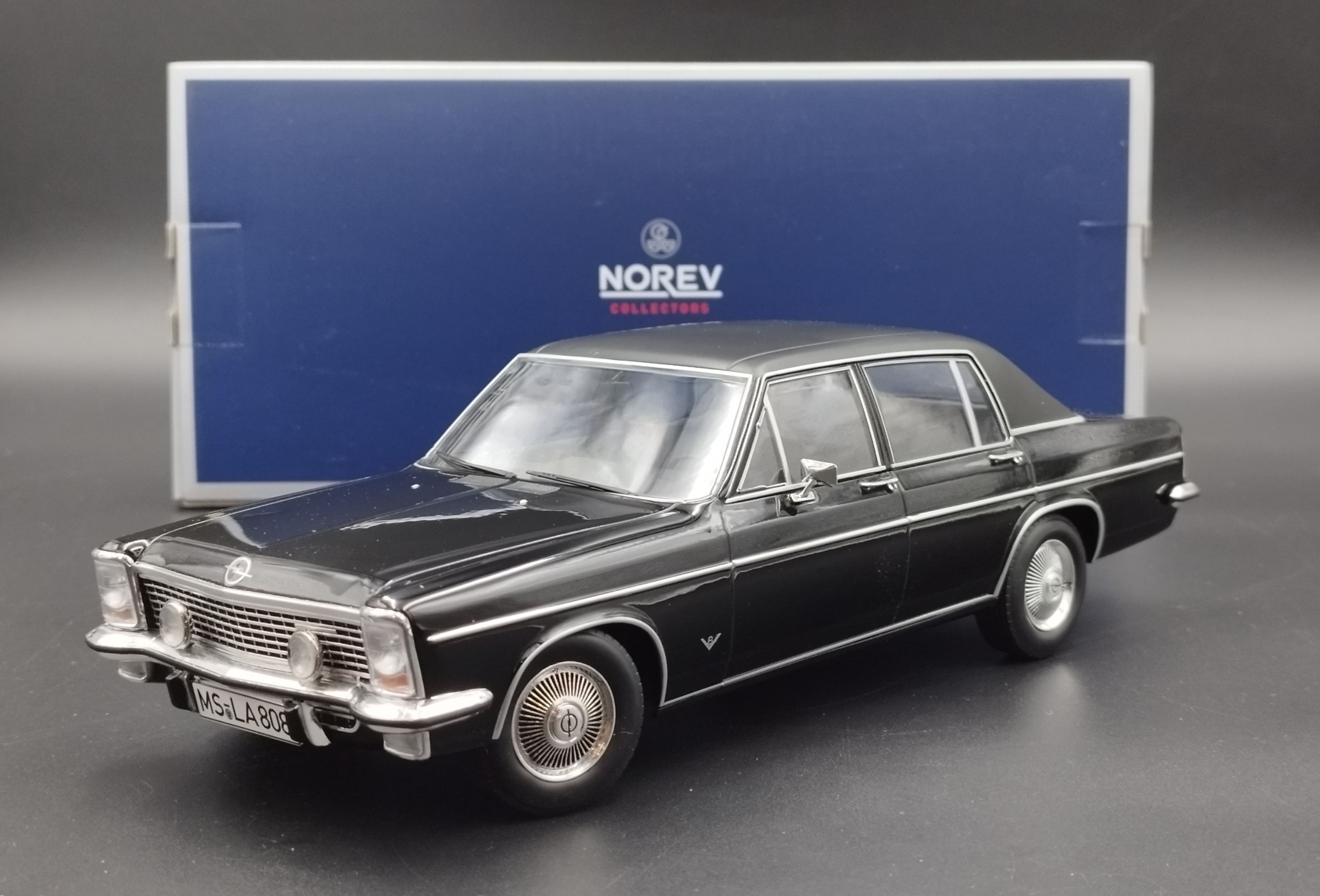 1:18 Norev 1969 Opel Diplomat V8 model nowy