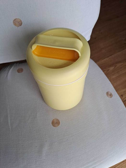 Pequenos moveis   de madeira