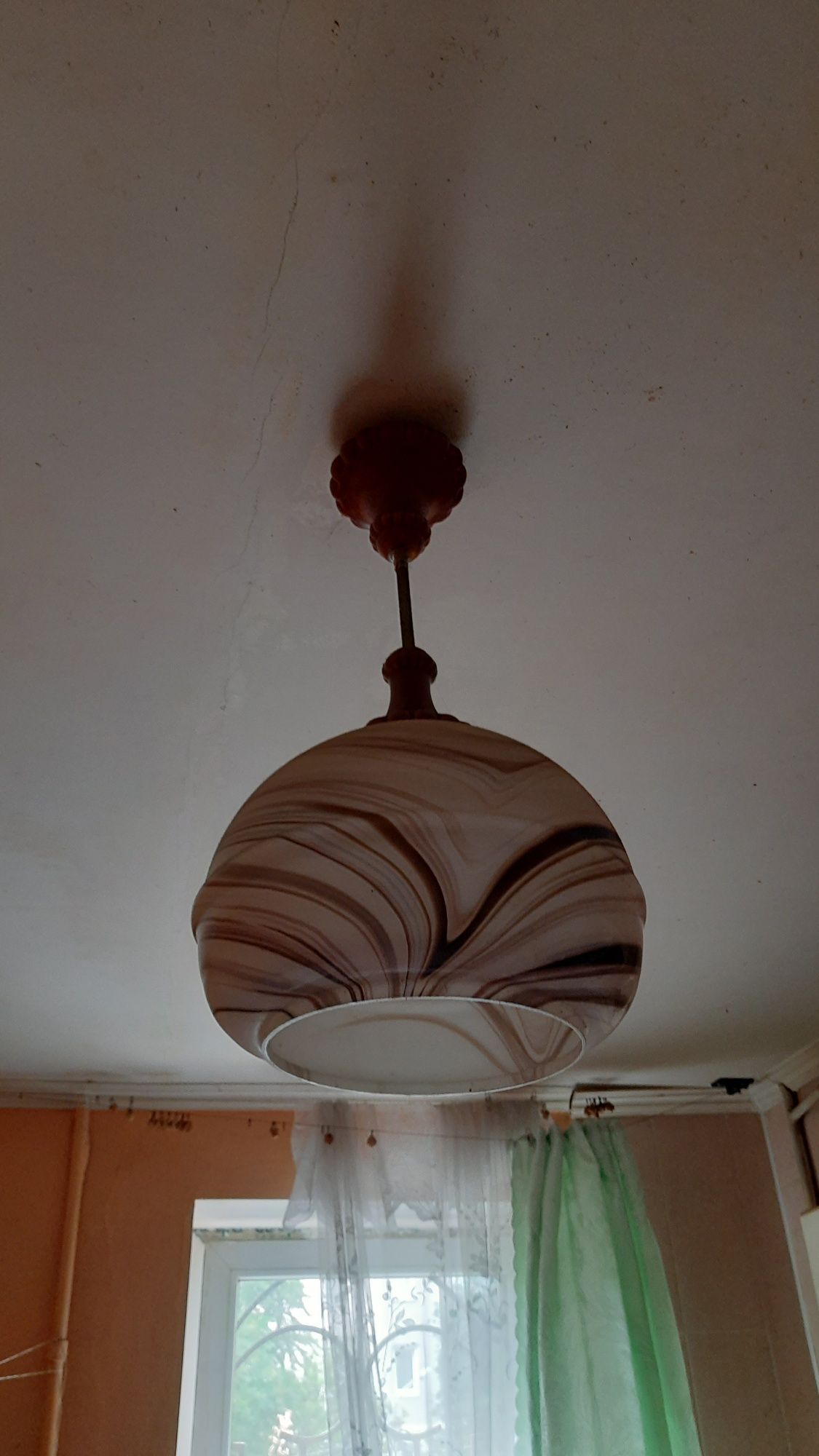 Люстра на кухню на одну лампочку  с керамической ножкой