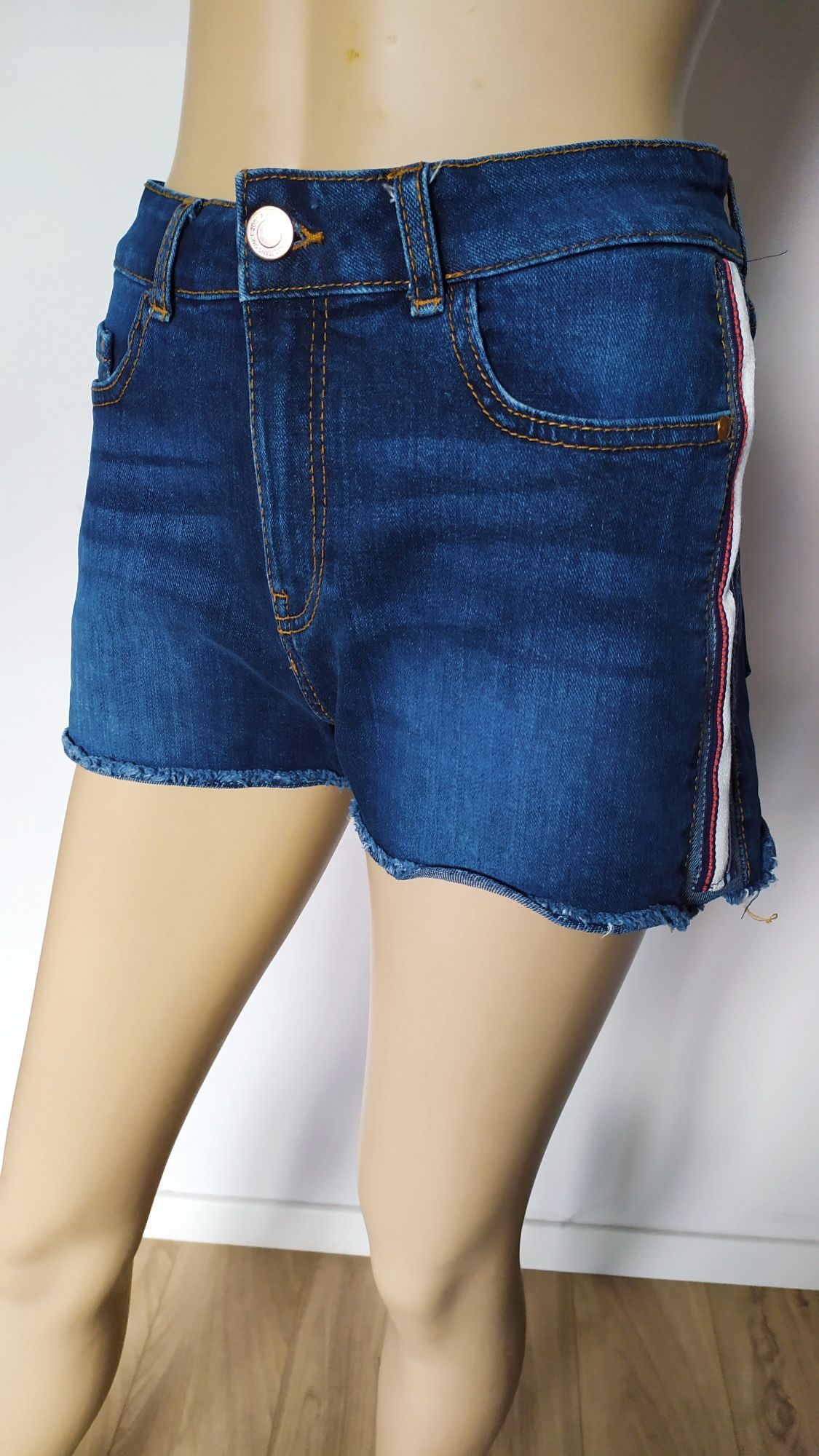 SG Krótkie spodenki damskie 36 , 38 , M , jeansowe   szorty , spodenki