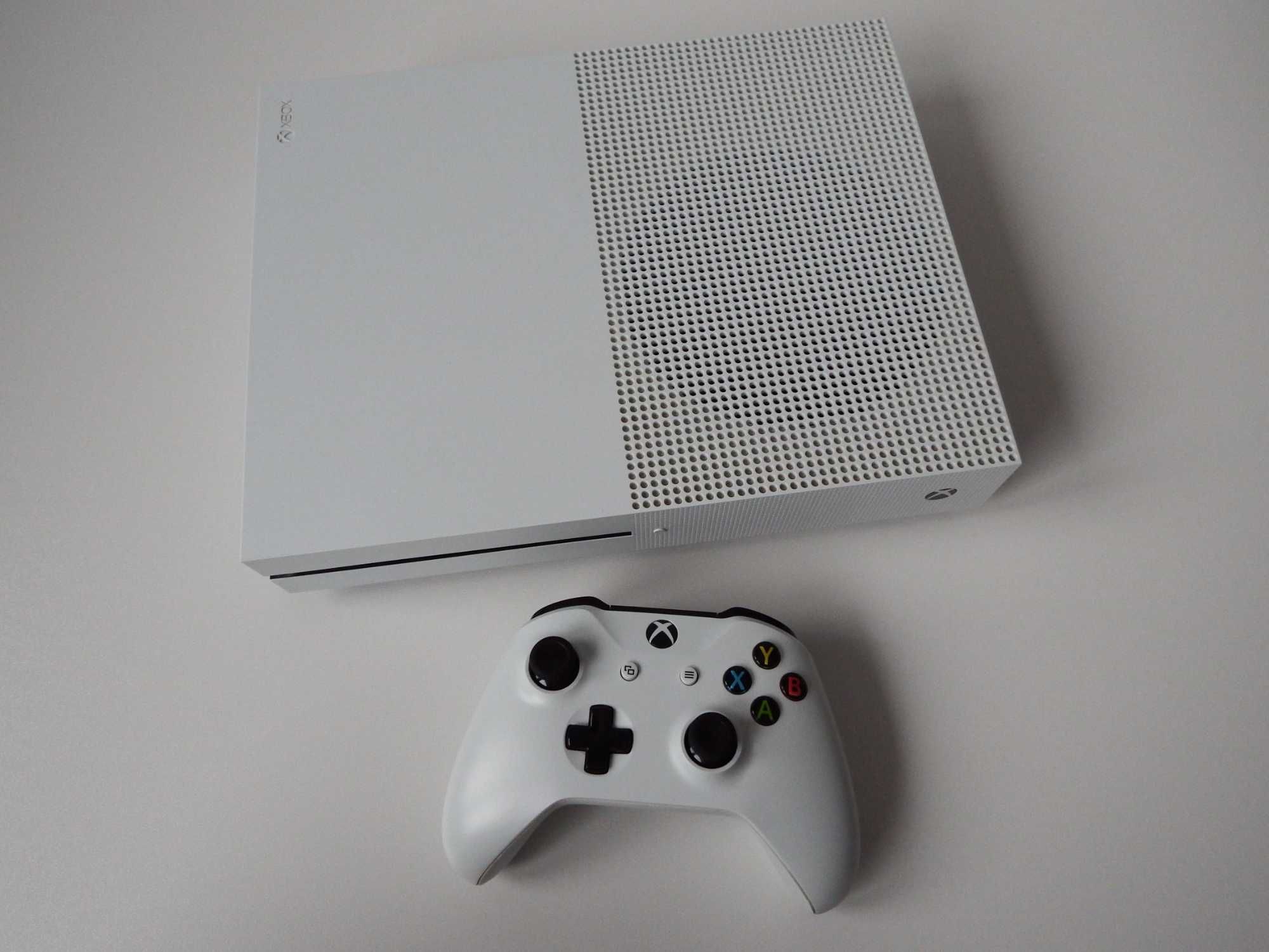 XBOX ONE S 500GB z napędem CD 1 właściciel ! komplet PEŁEN stan BDB