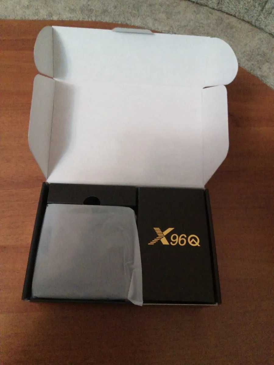 Компактна приставка X96Q Android 10 для дому і дачі смарт приставка