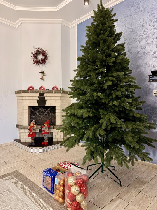 Ялинка новорічна лита 2,3 м