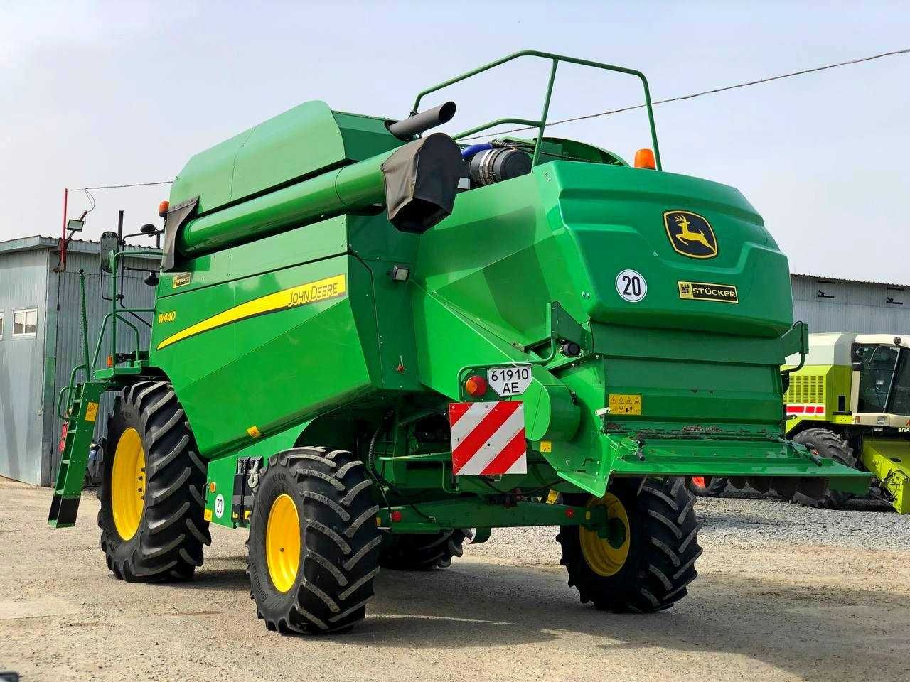 Комбайн John Deere W 440 (2014)