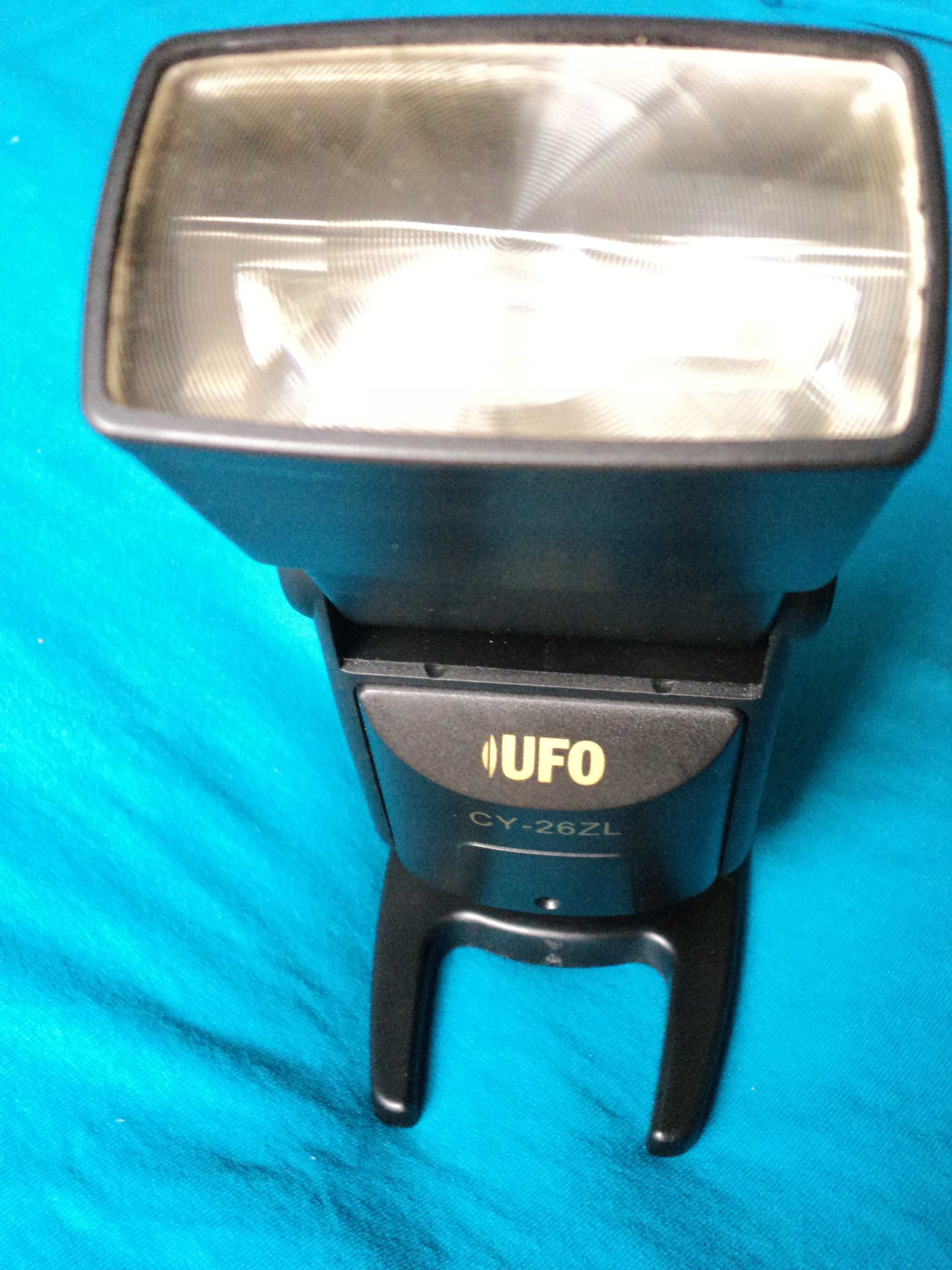 Вспышка UFO CY- 26 ZL + отражатель-рефлектор новый.