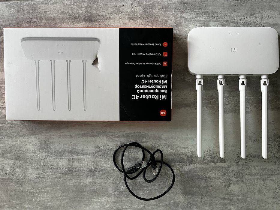 Роутер Xiaomi 4C з шнуром на 12V для блекаутів