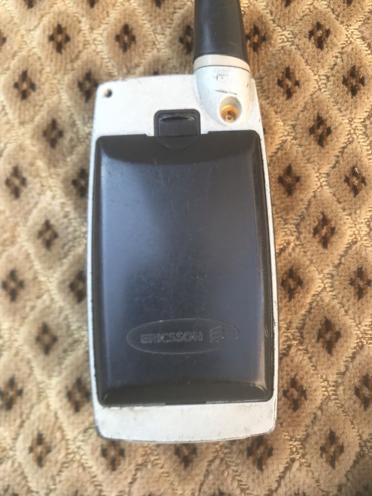 Продам Ericsson T28s +подарок