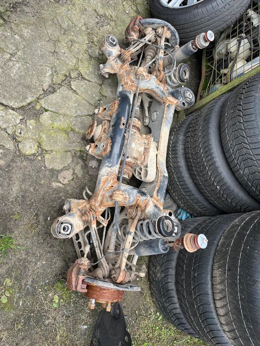 BMW 1 E87 3  E90 E91 E92 Sanki Wózek Zawieszenie Tył Tylne KPL