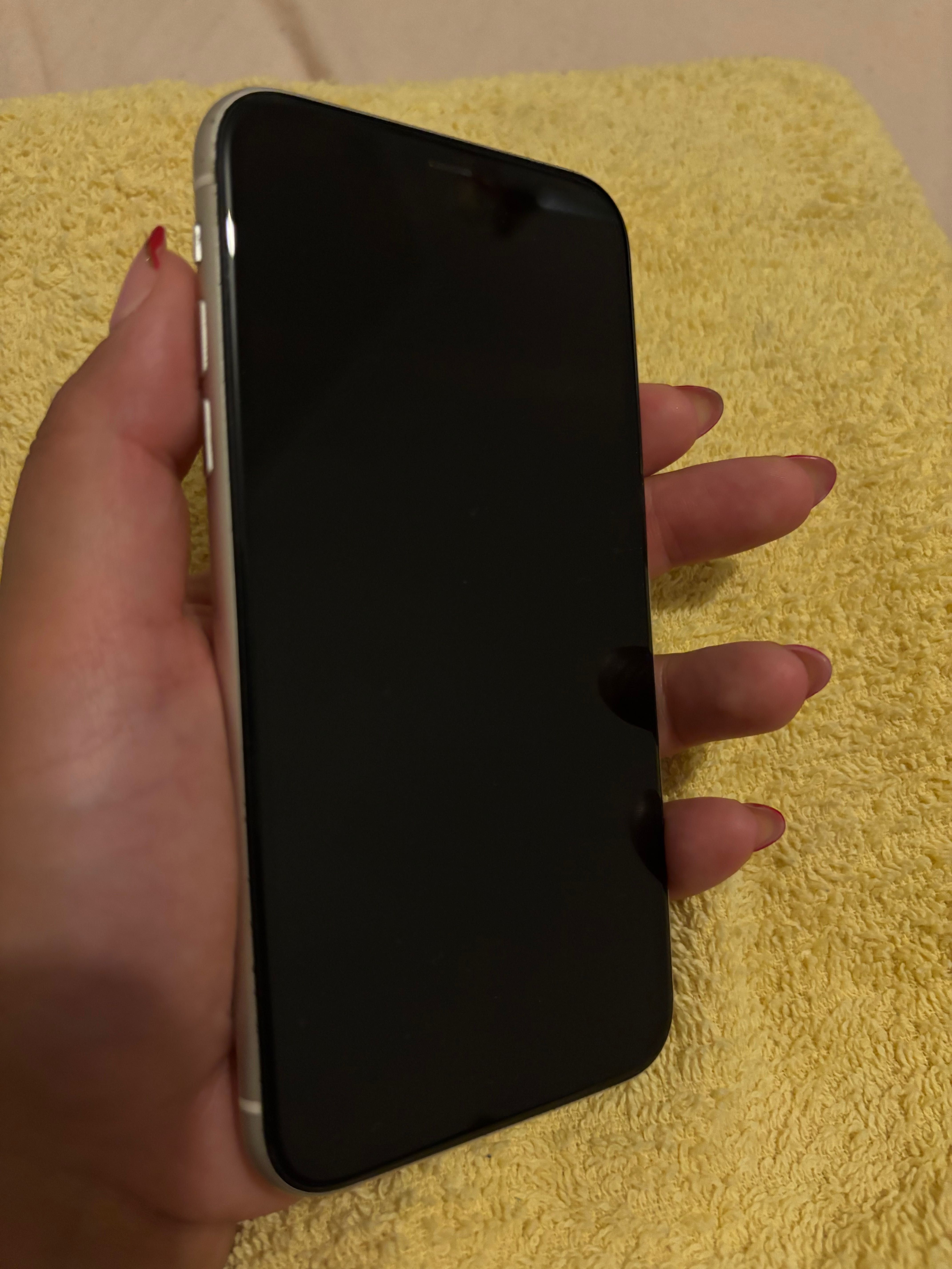 IPhone 11 - 128gb em ótimo estado