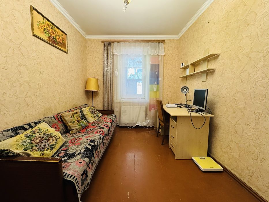 1/2 вул. Благовісна 200 . Центр