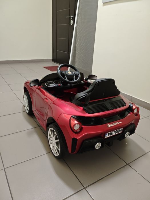 Продам машину на аккумуляторі M4700EBLRS-3