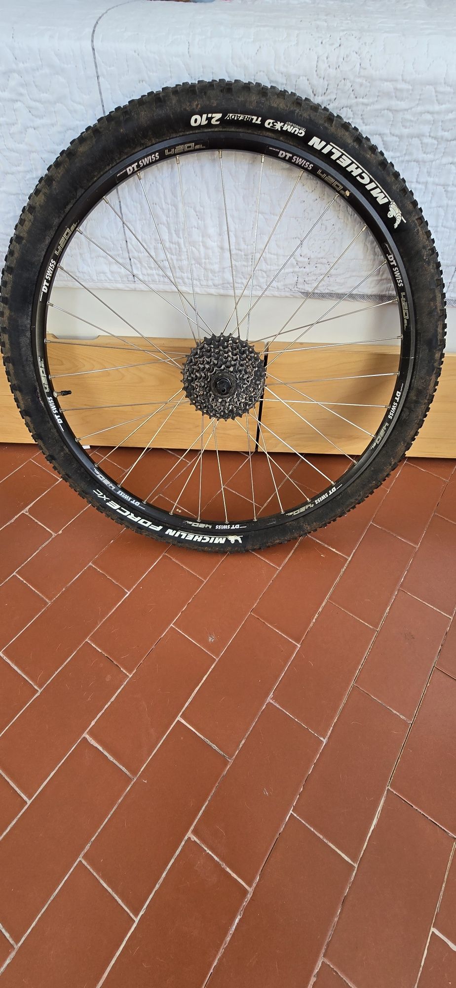 Rodas DT SWISS 26 + Travões shimano hidráulicos