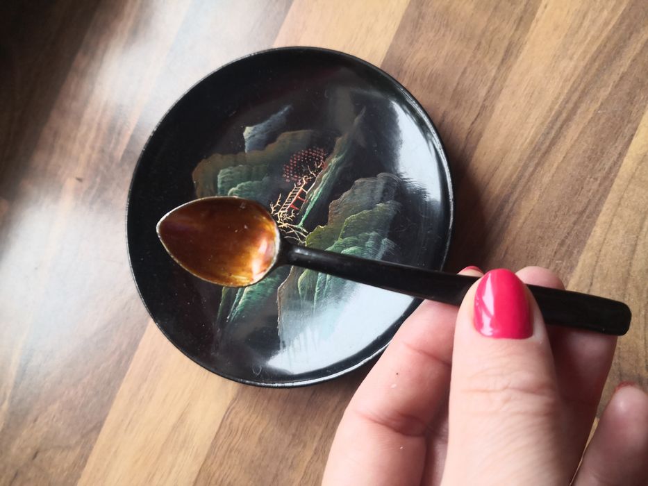 Zestaw do herbaty i kawy z laki / chiński / 6 filiżanek i 6 talerzyków