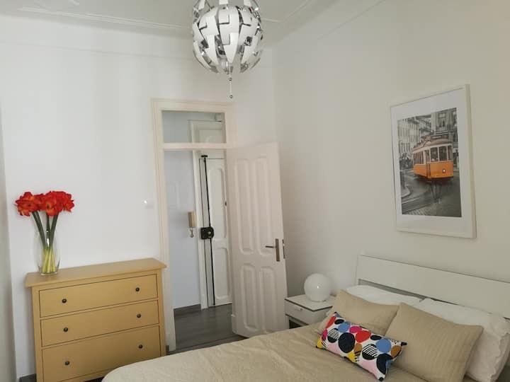 cama de casal de 1.40 com colchao