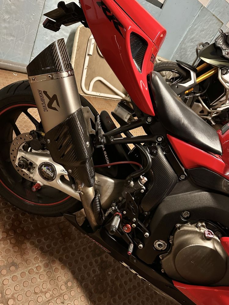 Honda CBR1000RR Fireblade (SC57)