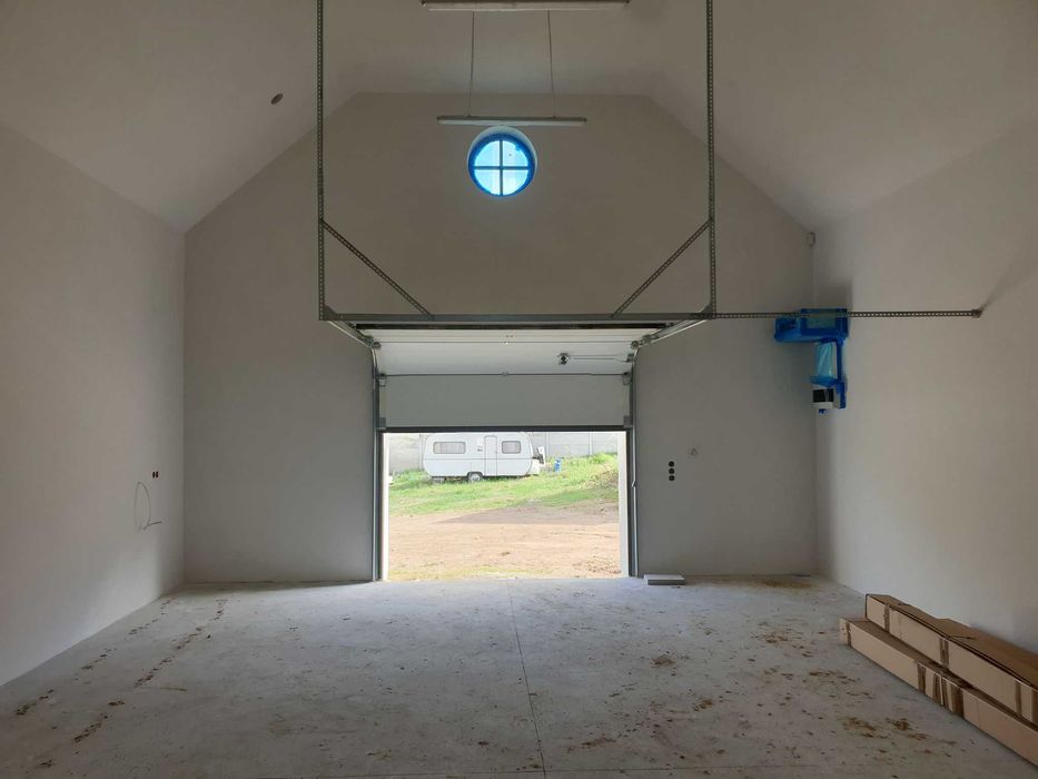 Brama garażowa NICE – kolor BIAŁY – 2,5x2,2
Napęd NICE SPIN 23