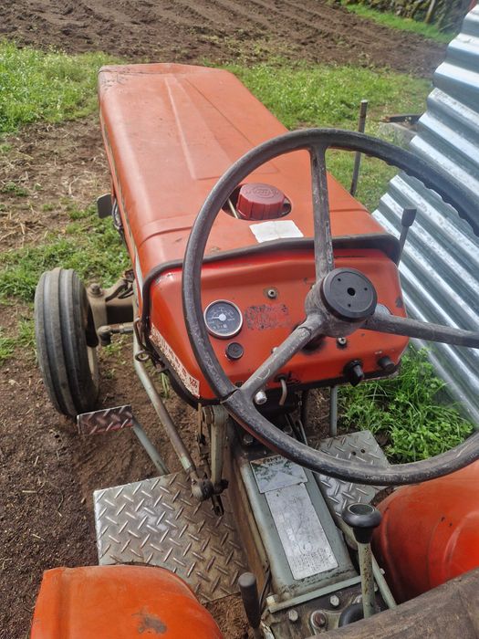 Trator yanmar 1300