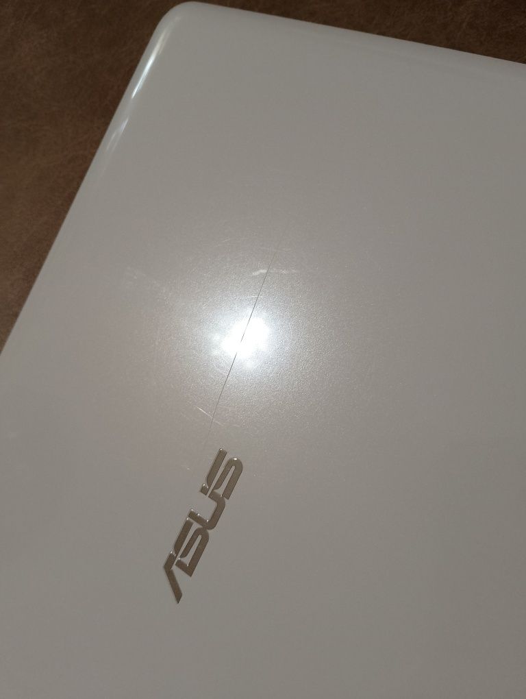 Ноутбук Asus e502na на запчастини/ під ремонт