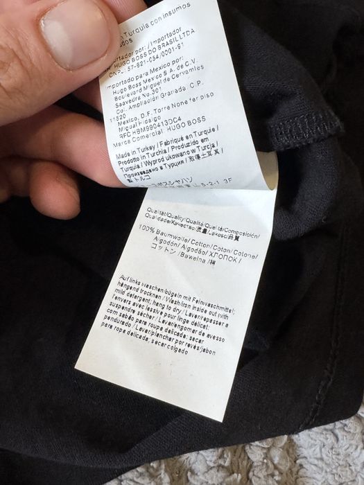 Продам чорну футболку від Hugo Boss в м розмірі