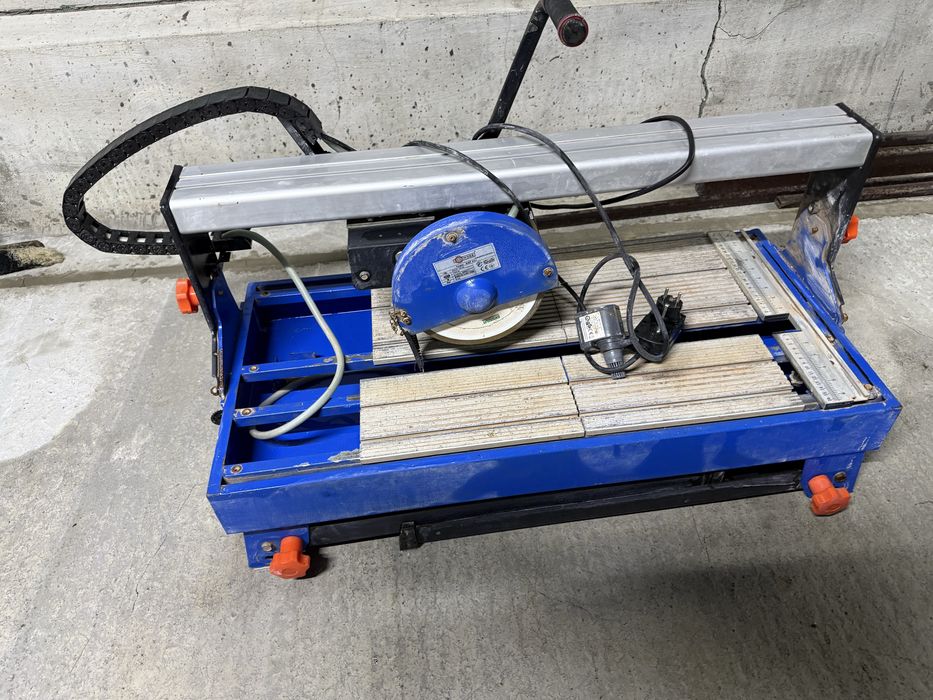 Плиткоріз з Німеччини .