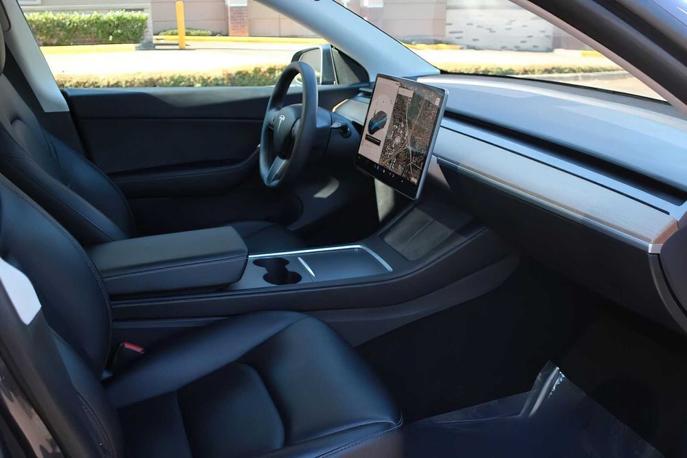 Tesla Model Y Performance      2022