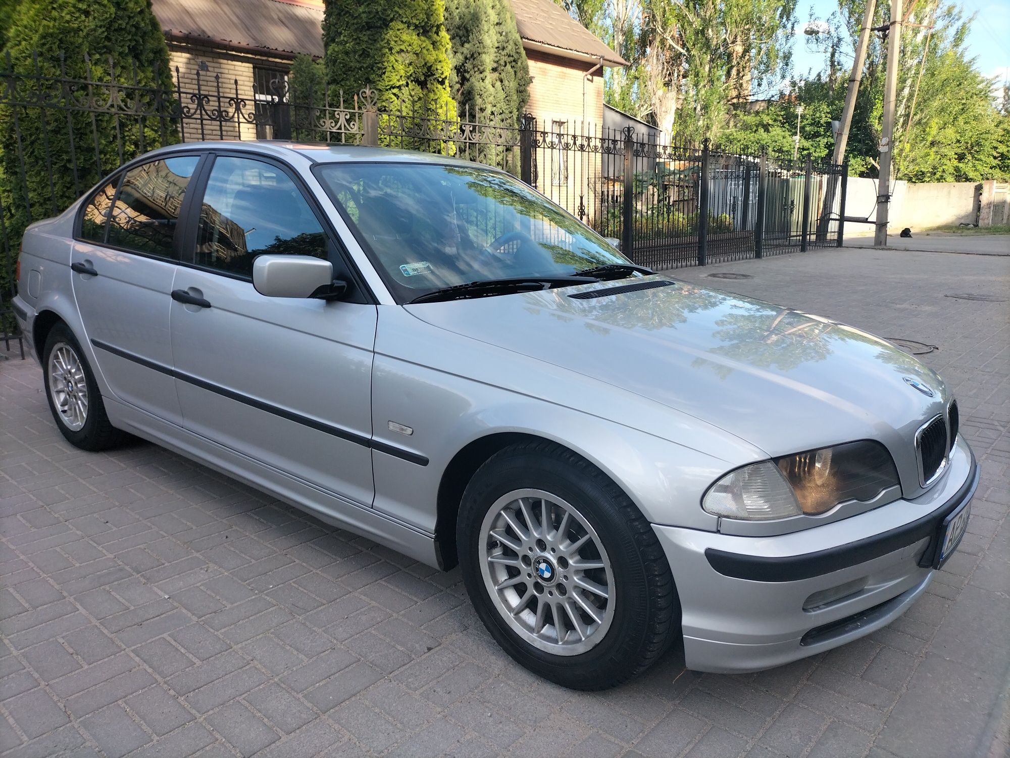 Продам авто BMW 3 Series