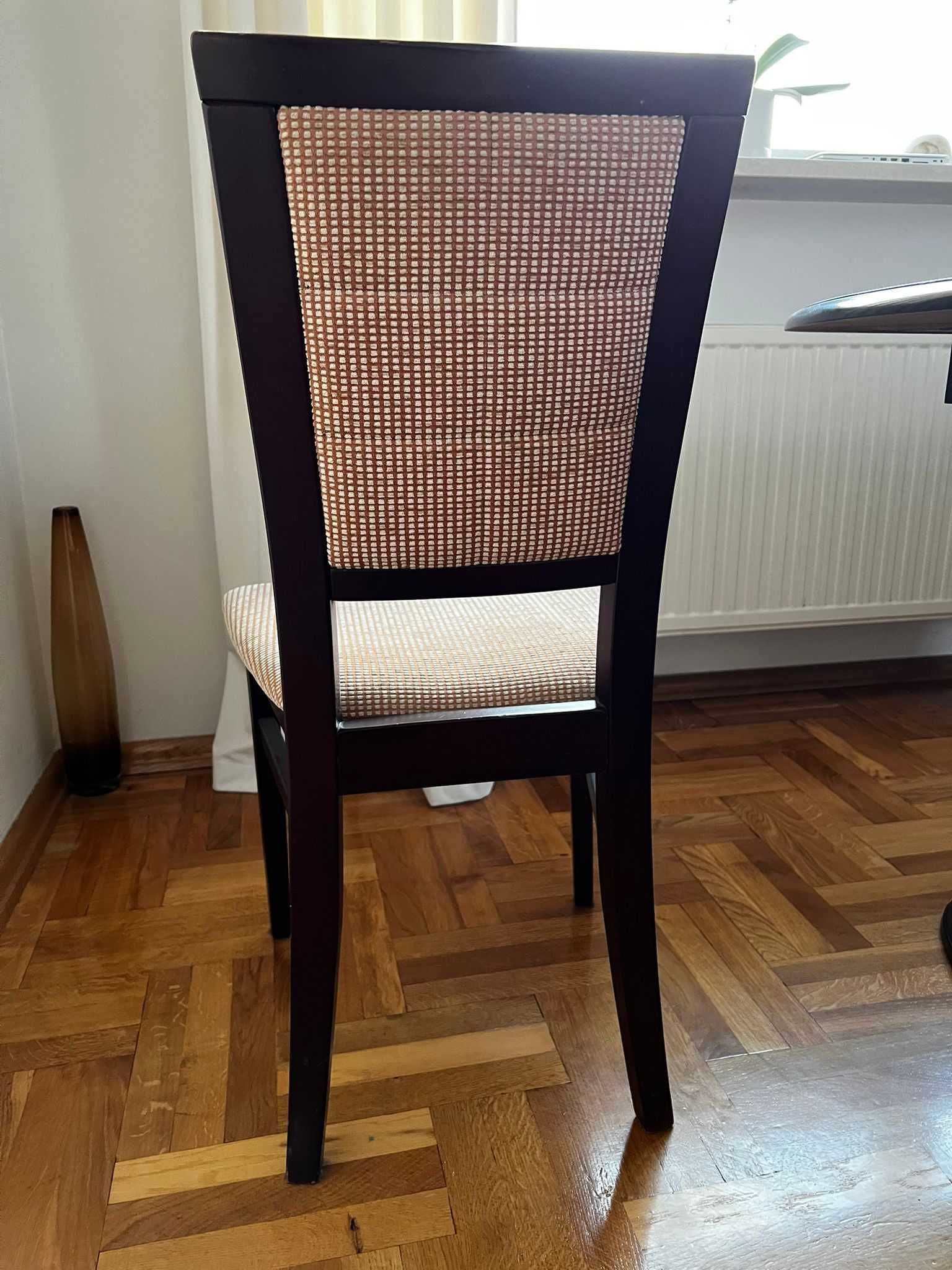 8 Krzeseł z drewna bukowego tapicerowane