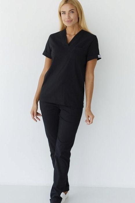 Чорний медичний костюм жіночий