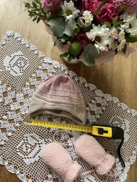 Комплект шапочка и варежки рукавички для новорожденных
