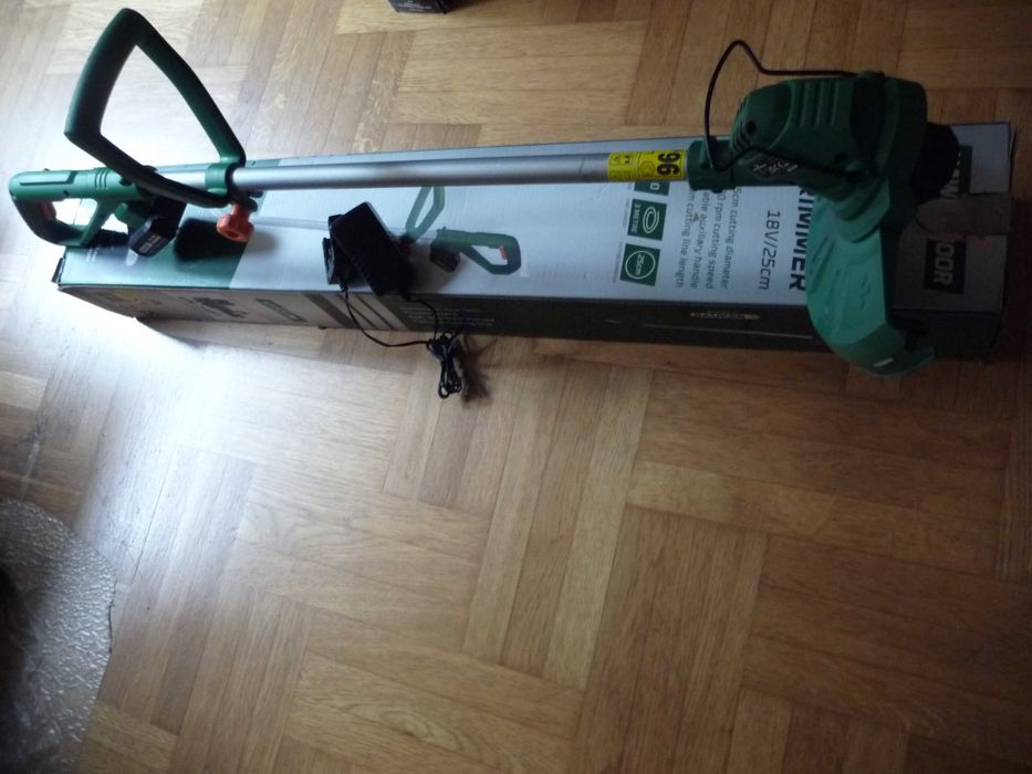 niezawodna akumulatorowa podkaszarka kosa fi aż 25cm Komplet Okazja