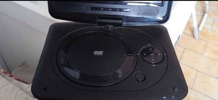 LOGIK portable dvd player 9"