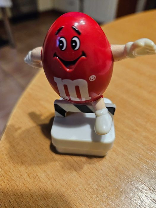 Kultowa figurka cukierki M&MS z lat 90tych