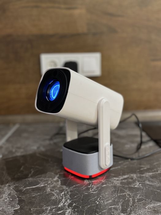 Продам проектор К2, со встроеным динамиком и аккумулятором