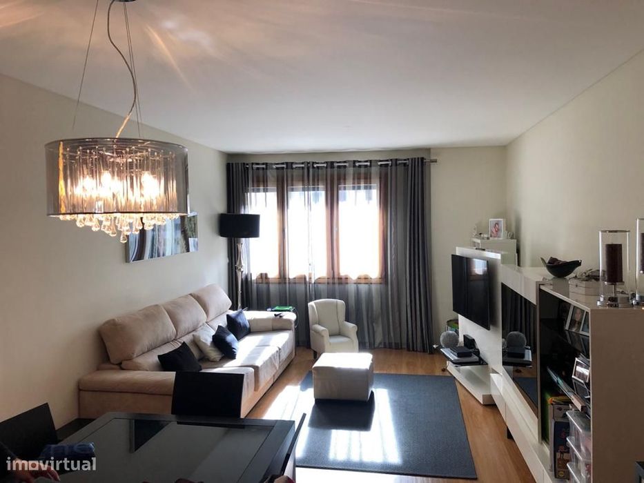 Apartamento T2 para arrendamento - Infantado, Loures