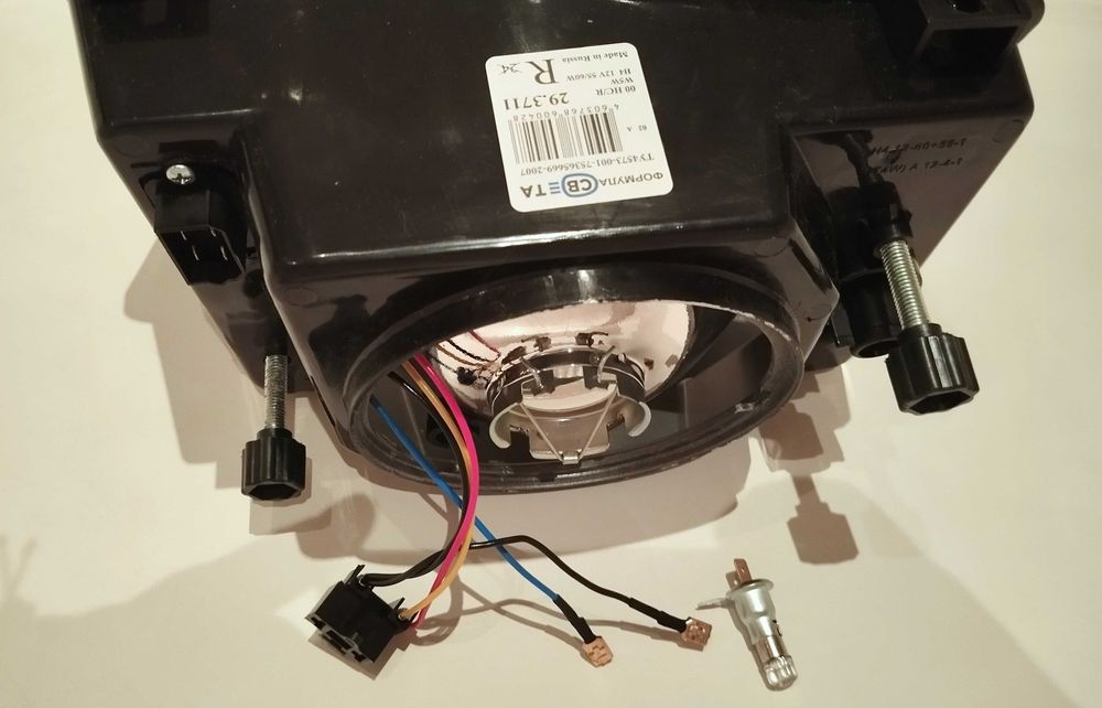 Передние фары Волга 31029,3110,азлк 2141,бычок