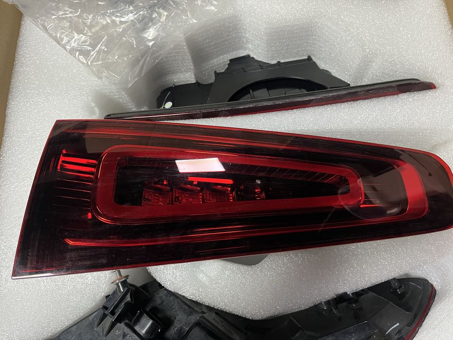 Задні фонарі комплект (L+R зовн+внутр) Mercedes GLS X167 20-23 Америка