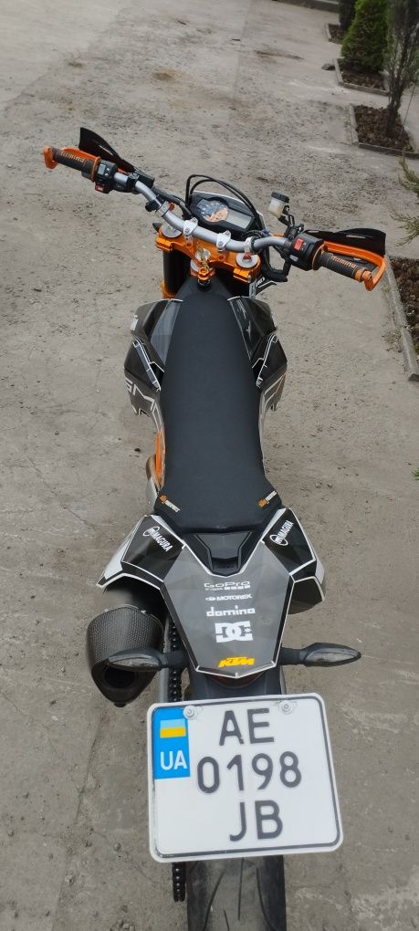 Мотоцикл KTM  SMC r 690