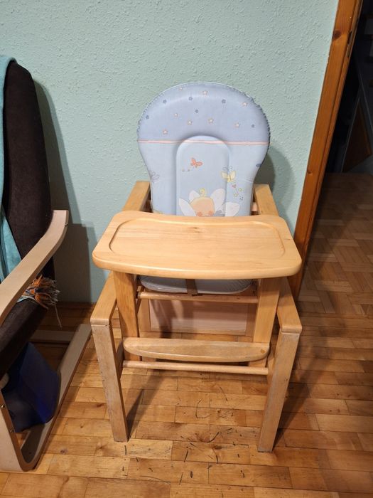 Drewniane krzesełko do karmienia