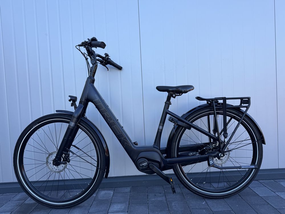 Elektryczny Rower Miejski TREK District+ 1 Matte Deep Dark Blue
