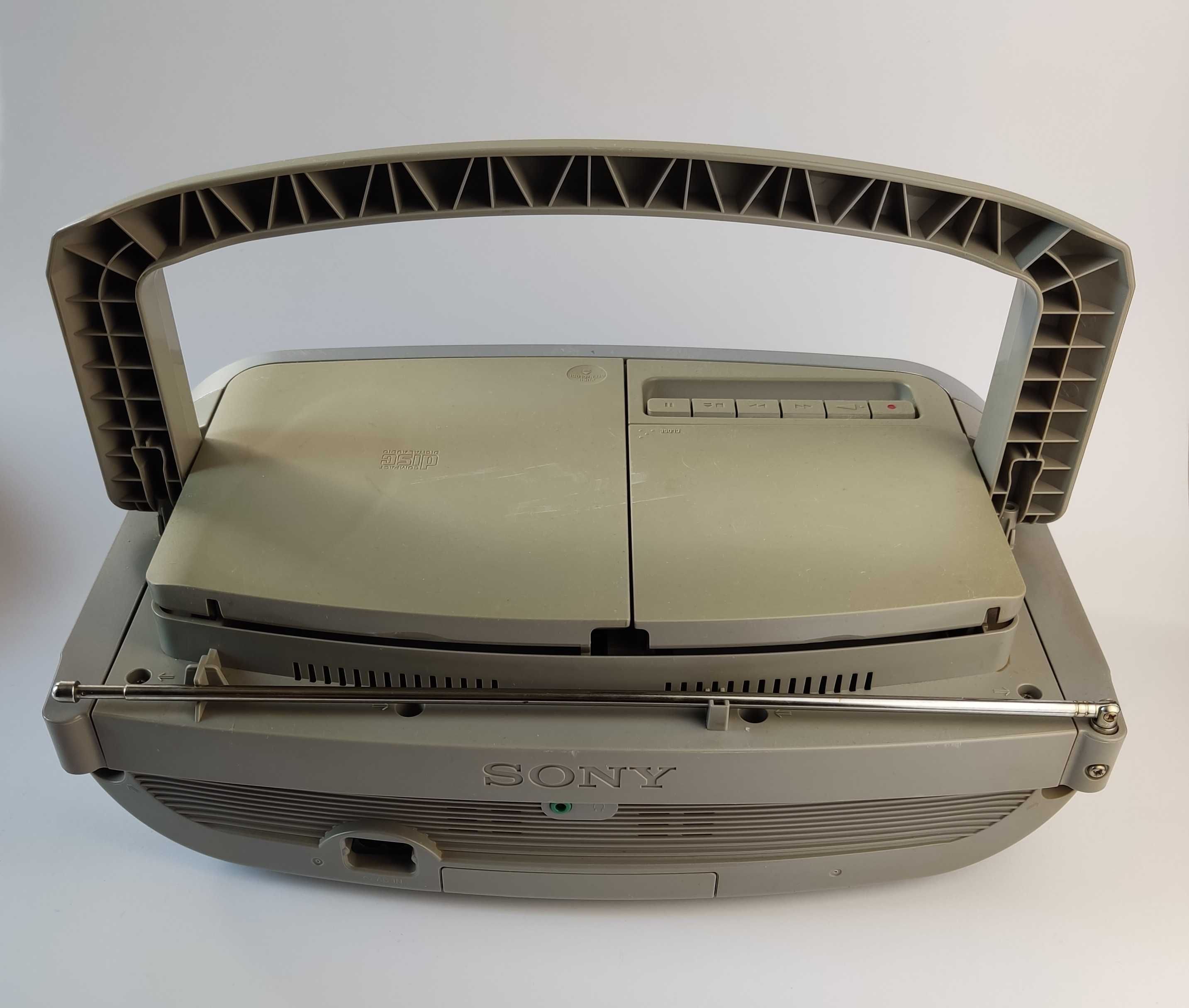 Radiomagnetofon z CD - SONY CFD-S05 - sprawny