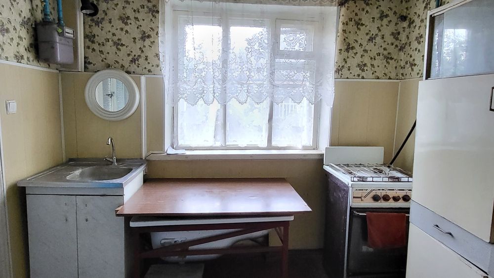 Здаю половину будинку