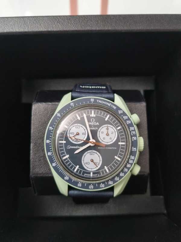 Omega x Swatch SO33G100 Ziemia - Biokeramiczny zegarek naturalny
