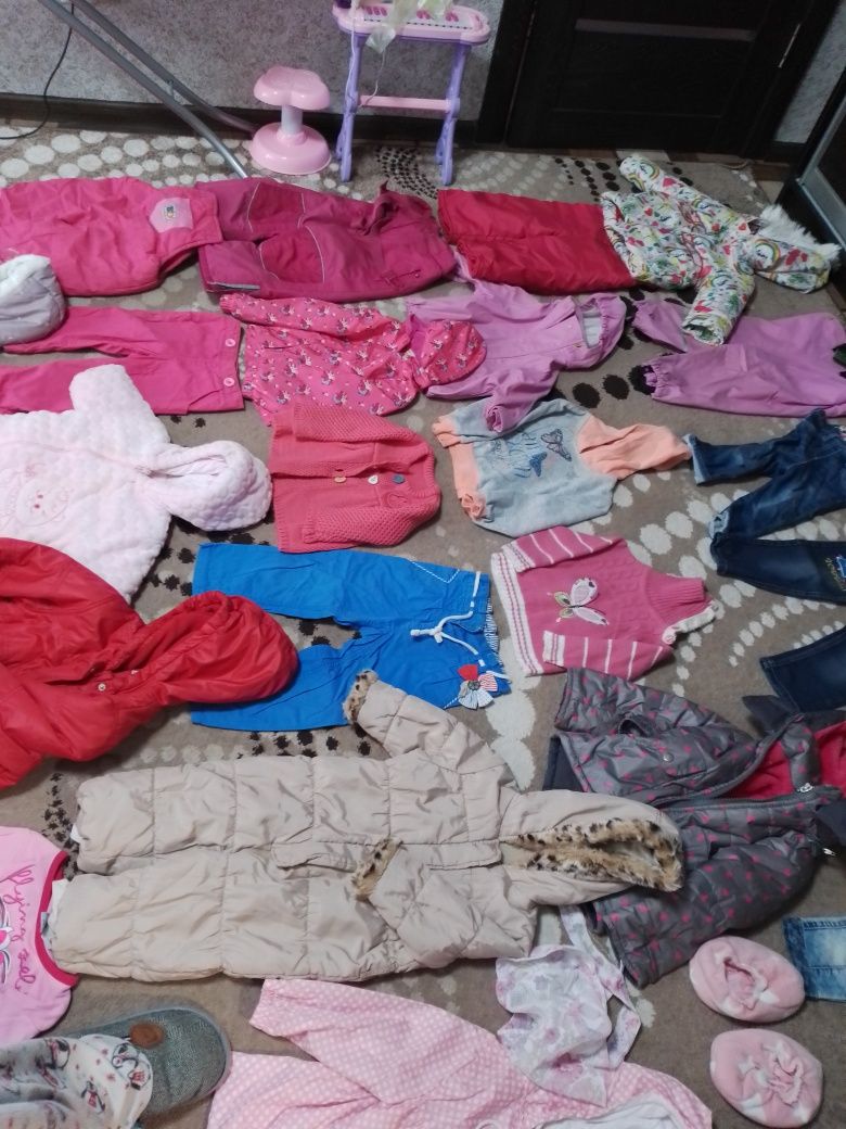 Пакет дитячих речей: штани, комбінезон , куртка , джинси, шапка, бодіі
