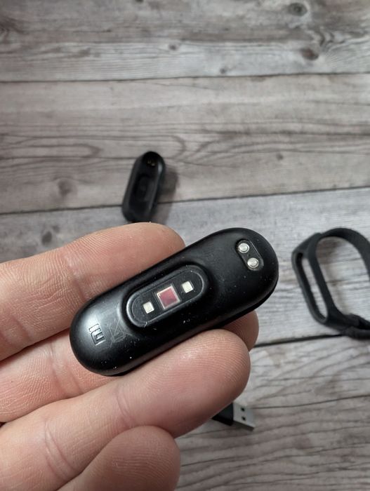 Mi band 4 Global xmsh07hm