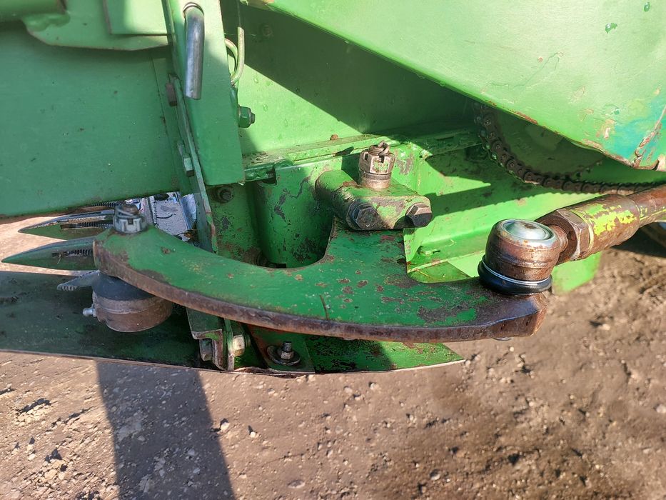 Комбайн john deere 1042 техніка в  доглянутому стані