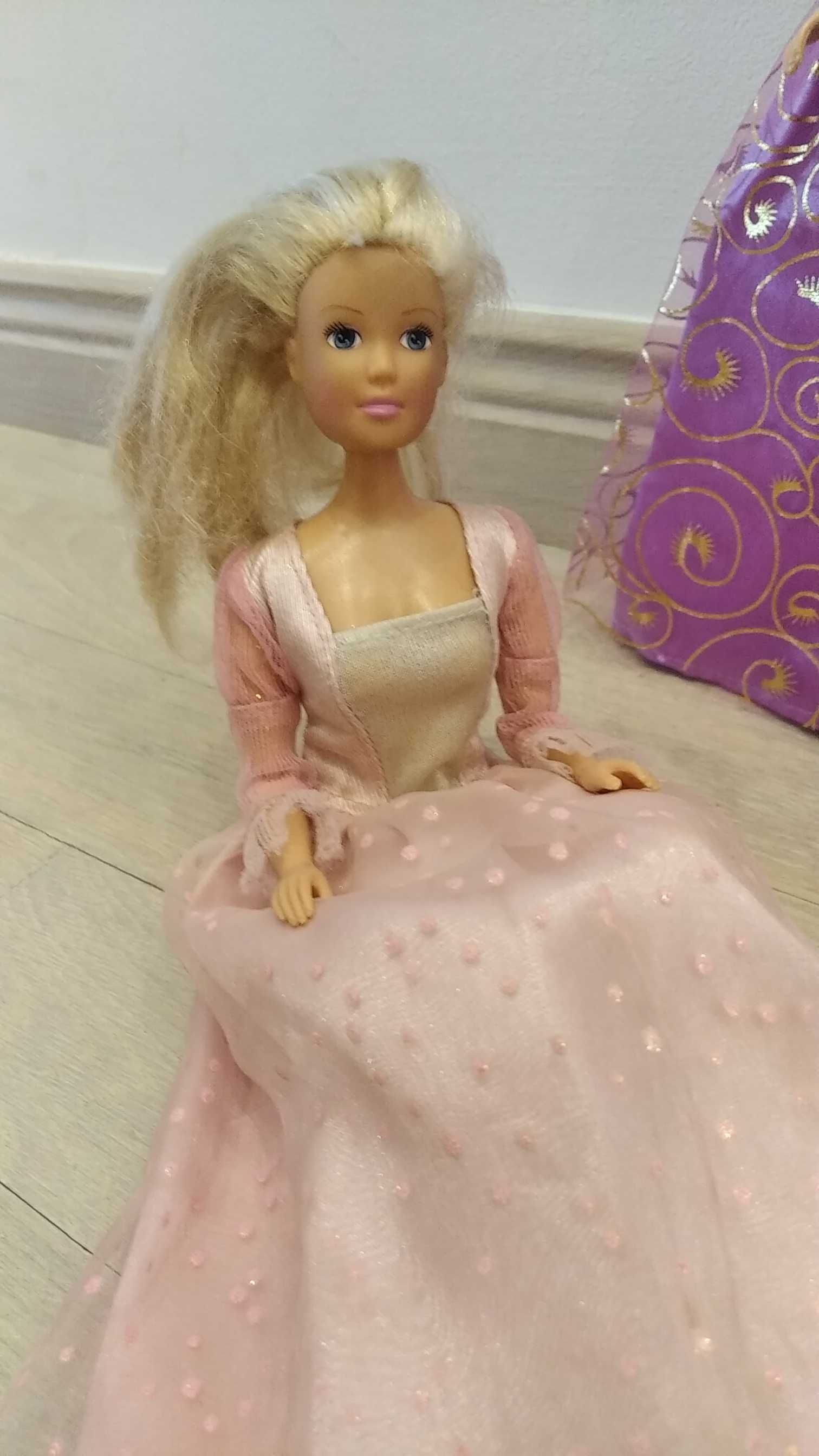 Księżniczki Barbie z koniem