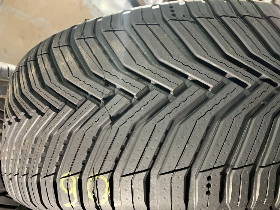 Шини б/у всесезонні 225/55 R18 Michelin Cross climat 2
