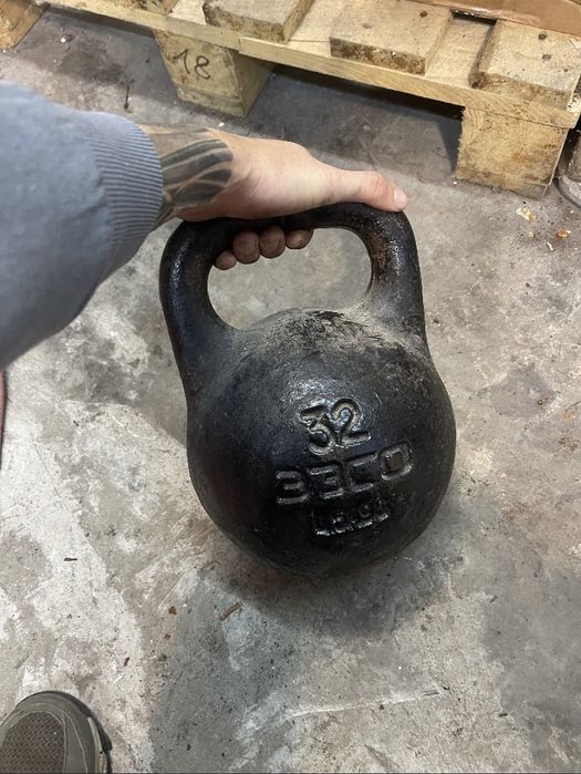 Продам гирю 32кг