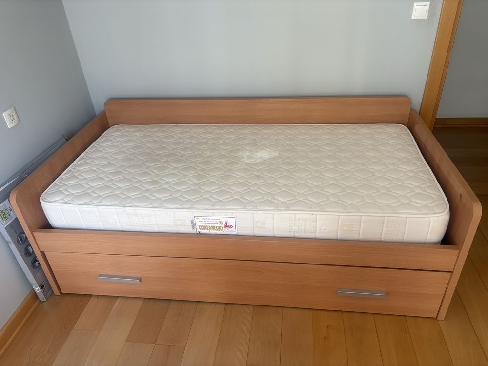 Cama de solteiro com gavetão e 2 colchoes
